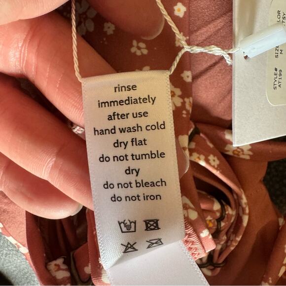 Andie Swim The Bora Bora Convertible Bikini Top In Ditzy Floral Rose Size M NEW - Picture 11 of 14